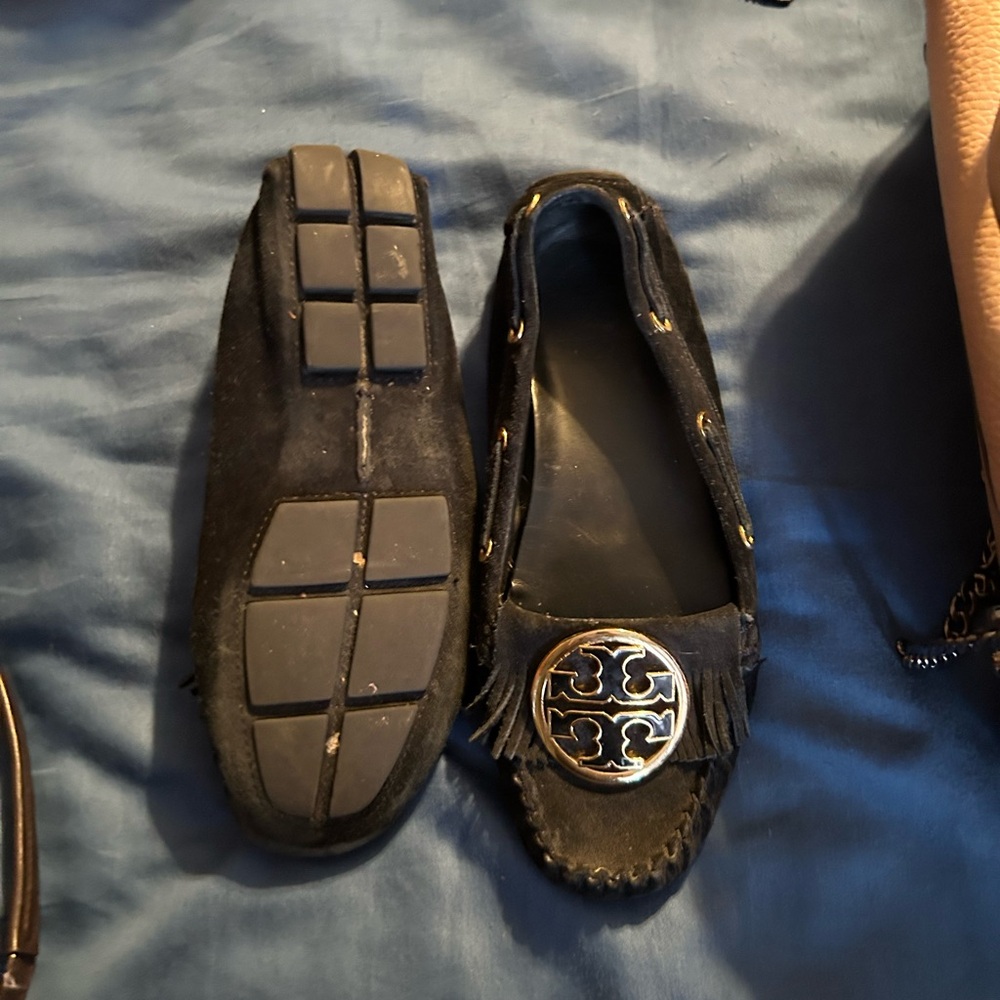 Tory Burch driving shoes. - Picture 3 of 4